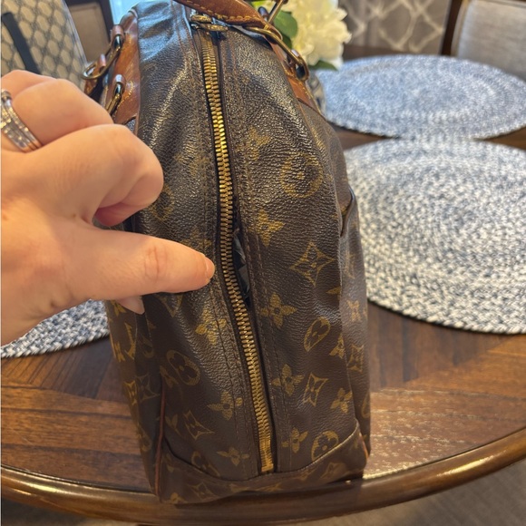 Louis Vuitton Deauville Fixer Bag - Picture 2 of 2